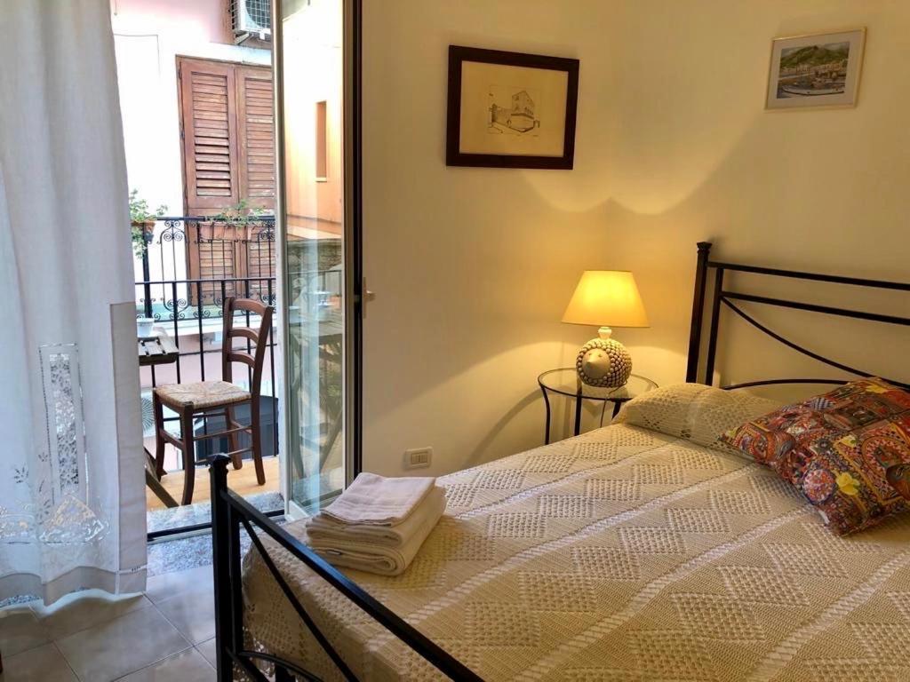 Casa Cariddi Boutique Apartment Taormina Bagian luar foto